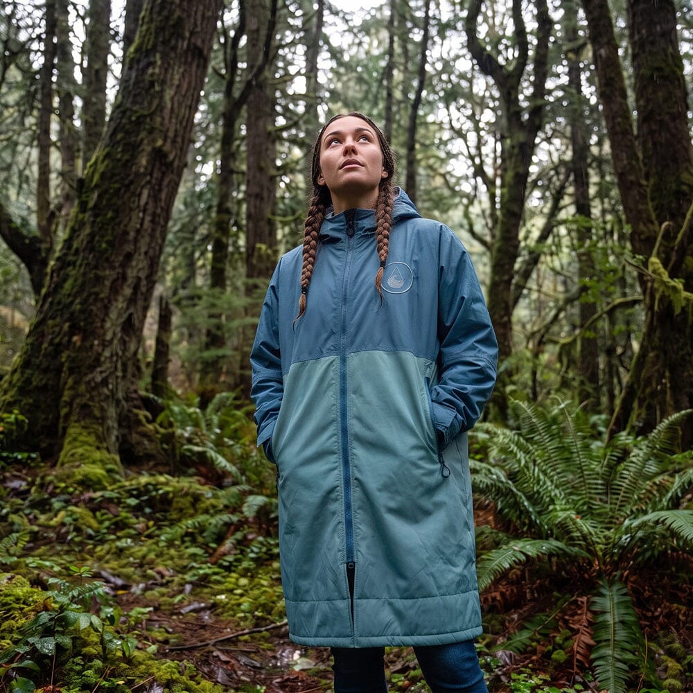 Storm Robe Yukon Blue - Wasserdichter Umkleidemantel Wasserdichte Storm Ponchos WAVE HAWAII