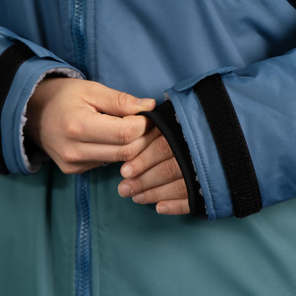 Storm Robe Yukon Blue - Wasserdichter Umkleidemantel Wasserdichte Storm Ponchos WAVE HAWAII
